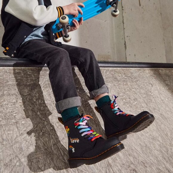 Dr. Martens 1460 Junior Size 3 Pride Rainbow Leather Boots Lace Up Zipper Girl 2 - Picture 1 of 14